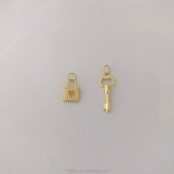18K Gold Lock Pendant Cute Claw Setting Charm Jewelry