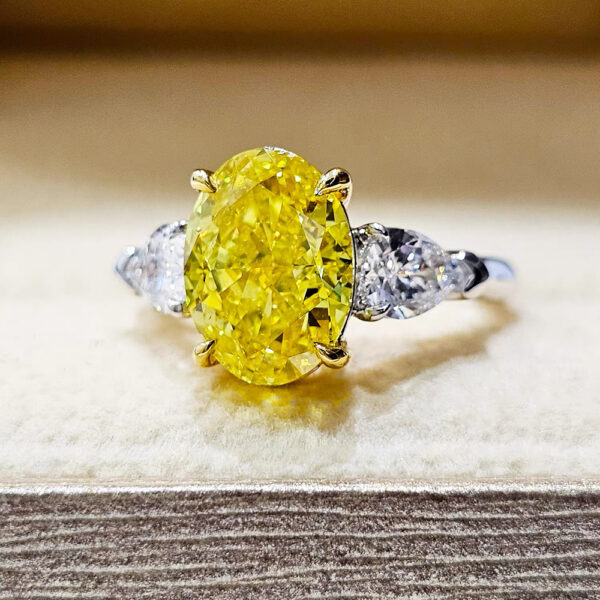 18K Gold Oval Lab-Grown Diamond D Color Classic Wedding Ring