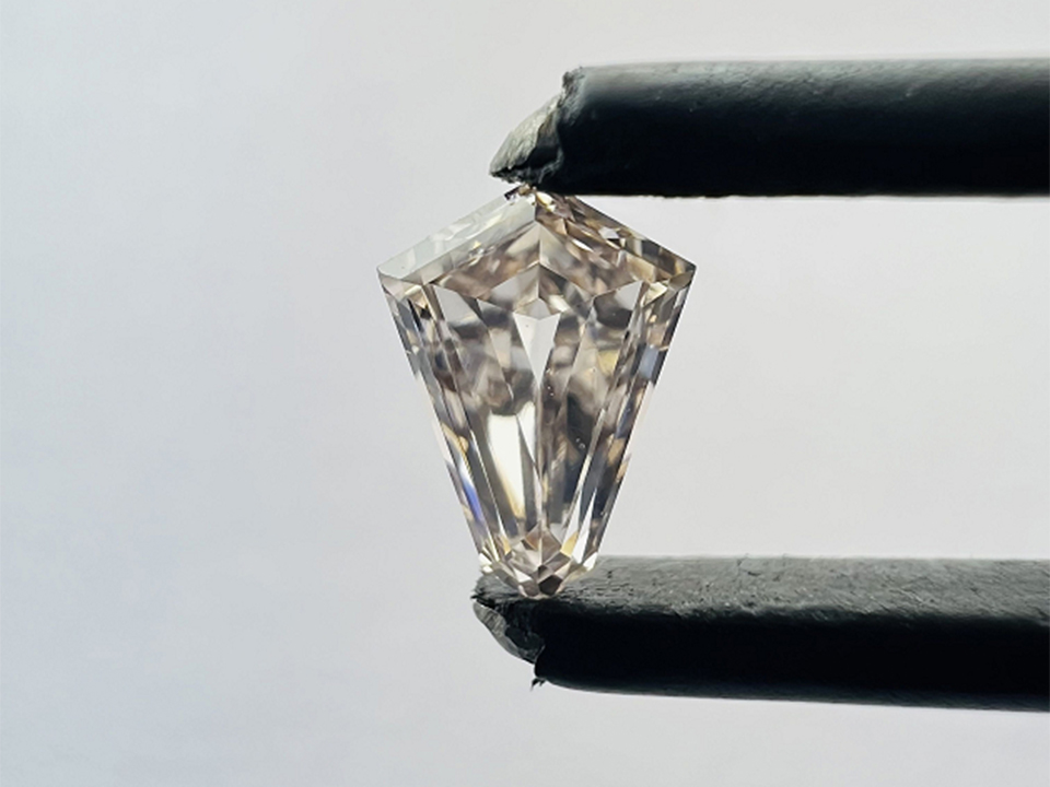 Building Traceability for Lab-Grown Diamonds, End-to-End