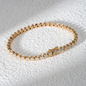 Classic 18K Gold Moissanite Round Cut Setting Bracelet Classic 18K Gold Moissanite Round Cut Setting Bracelet