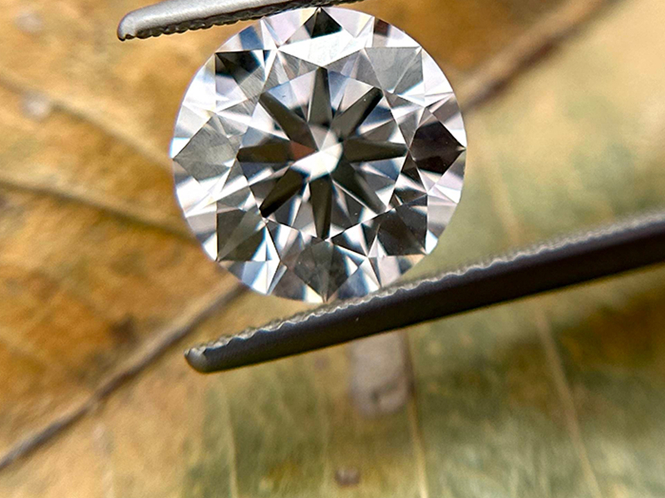 Lab-Grown vs Natural Gem Silver