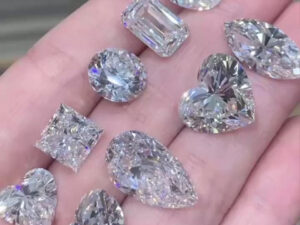 Structuring Jewelry Catalogs by Material That Buyers Love